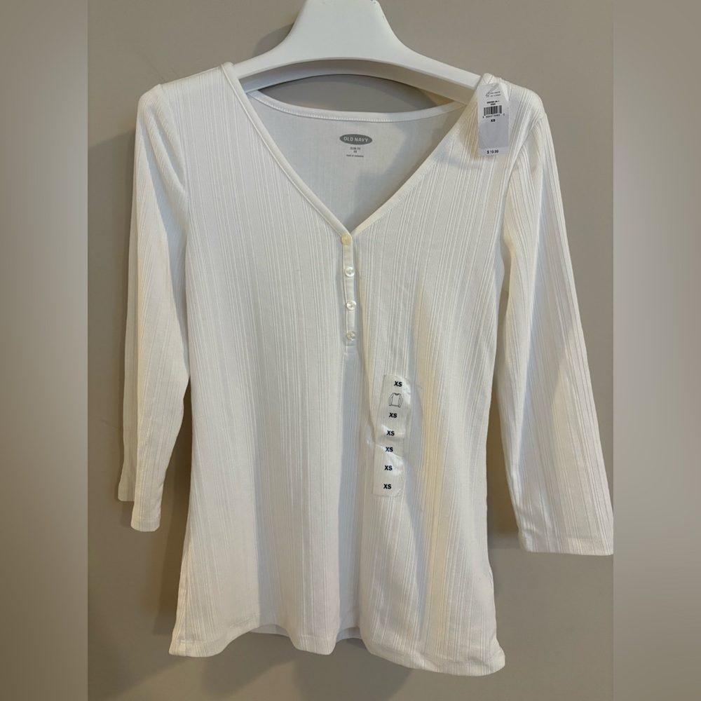 NWT Women’s White Old Navy Ribbed Henley T, Size XS